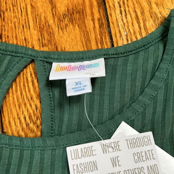 LulaRoe Roselyn style flutter sleeve style dress.Side pockets. Size XL. - Picture 2 of 12